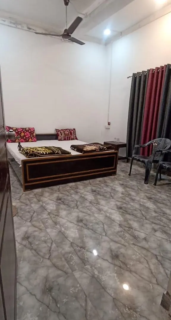 ורנאסי Samridhi Guest House